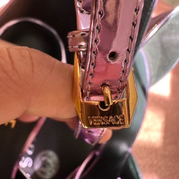 NWB. 100% Authentic
Versace La Medusa Metallic Ankle Strap
Sandals 8.5 pink - Picture 6 of 14